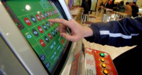 William Hill Posts $950M Loss in 2018 Thanks to New Regulations on FOBTs